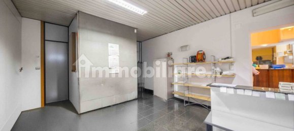 Коммерческая недвижимость с 5 комнатами в Генуя, Италия № 36441 14