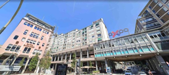 Коммерческая недвижимость с 5 комнатами в Генуя, Италия № 36441 4