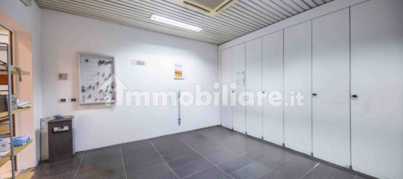 Коммерческая недвижимость с 5 комнатами в Генуя, Италия № 36441 5