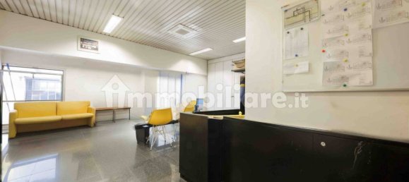 Коммерческая недвижимость с 5 комнатами в Генуя, Италия № 36441 20