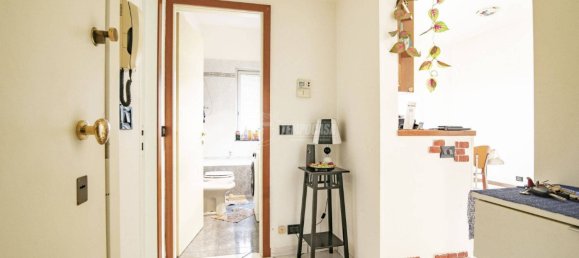 2 bedrooms Apartment in Senago, Italy No. 156086 2