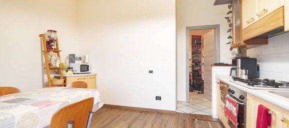 2 bedrooms Apartment in Senago, Italy No. 156086 8