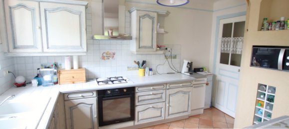 Casa de 4 dormitorios en Chartres, France No. 101765 2