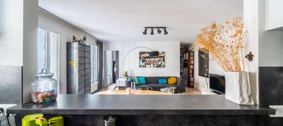 2 bedrooms Apartment in Paris, France No. 184451 3