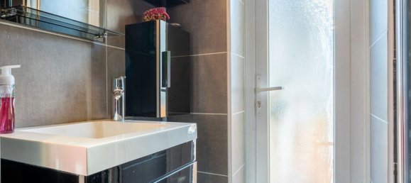 2 bedrooms Apartment in Paris, France No. 184451 9