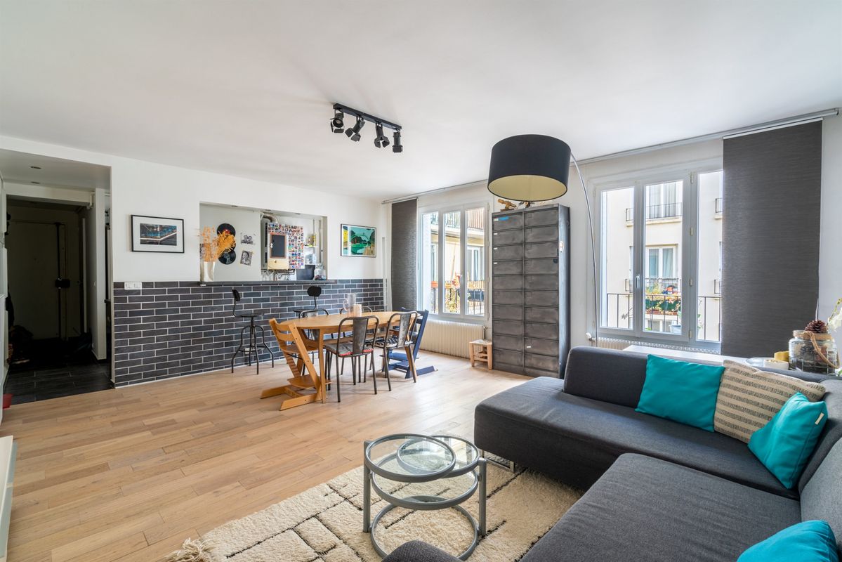 2 bedrooms Apartment in Paris, France No. 184451