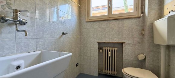 4 bedrooms Apartment in Reggio Emilia, Italy No. 346706 19