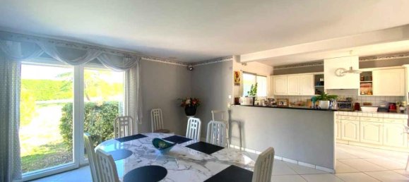 5 bedrooms House in Laroque-Timbaut, France No. 201325 7