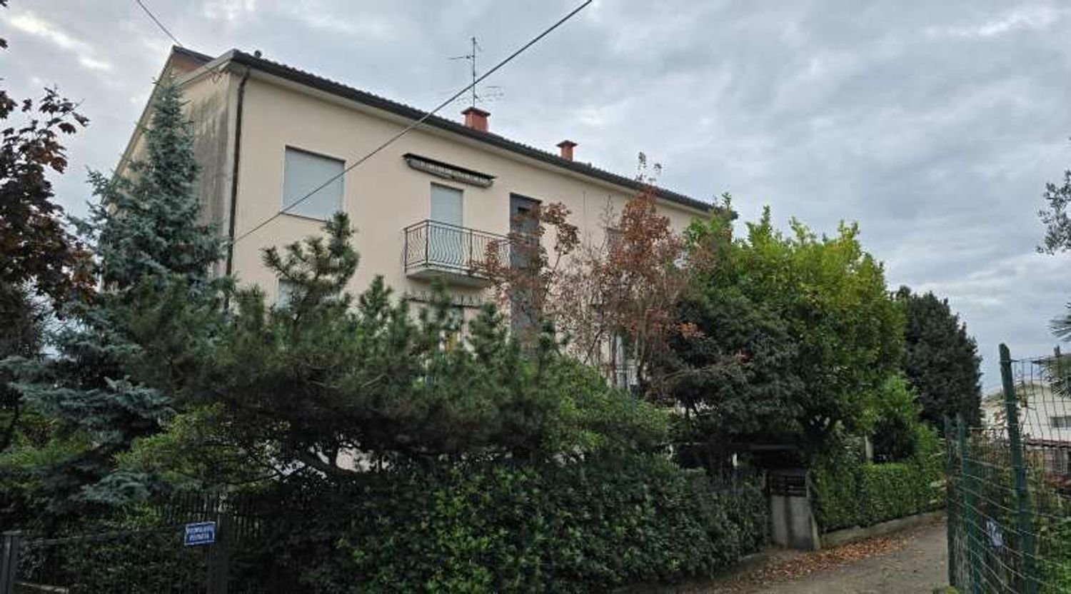 3 rooms Apartment in Como, Italy No. 2832