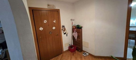 3 rooms Apartment in Como, Italy No. 2832 4