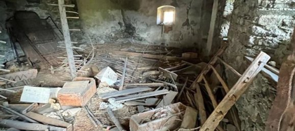 8 rooms House in La Salle, Italy No. 86009 12