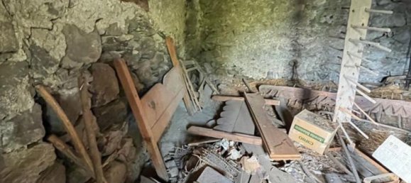 8 rooms House in La Salle, Italy No. 86009 8