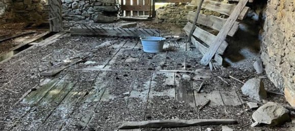 8 rooms House in La Salle, Italy No. 86009 14