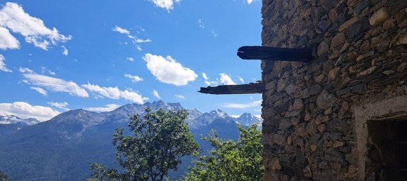 8 rooms House in La Salle, Italy No. 86009 3