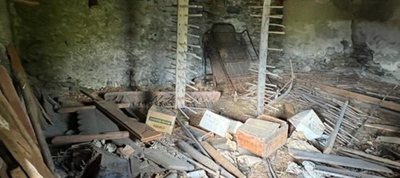 8 rooms House in La Salle, Italy No. 86009 17