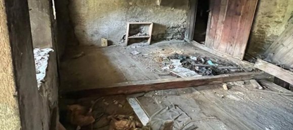 8 rooms House in La Salle, Italy No. 86009 10