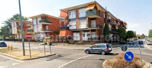 5 rooms Apartment in Magenta, Italy No. 290802 2