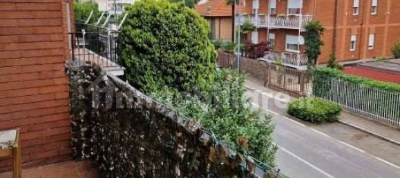 5 rooms Apartment in Magenta, Italy No. 290802 3