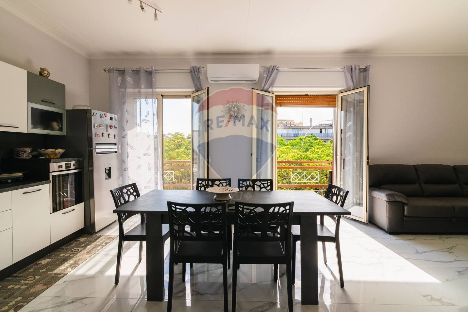 4 bedrooms Apartment in Catania, Italy No. 324566