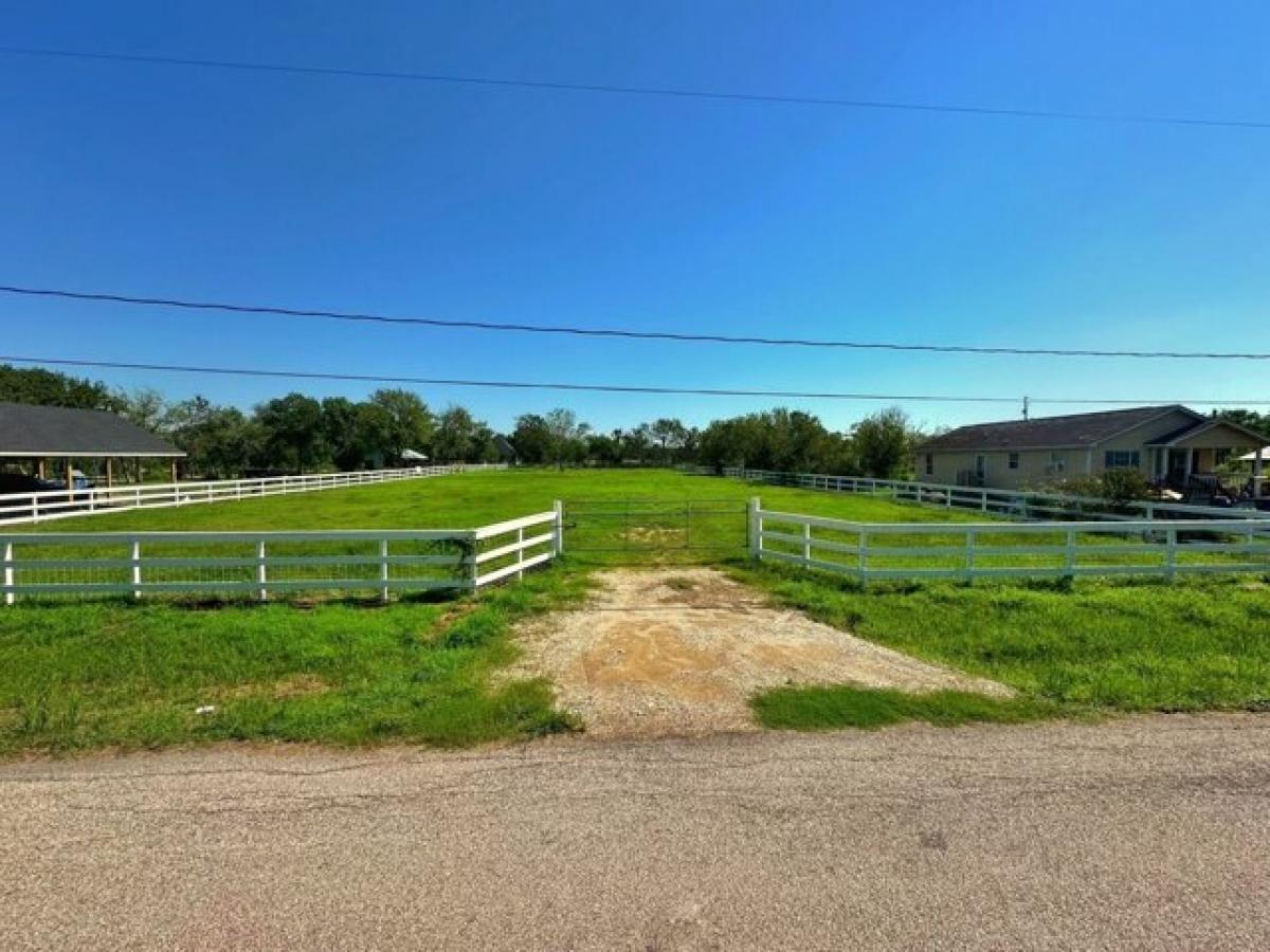  Land in Needville, USA No. 478357