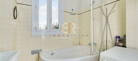 2 bedrooms Apartment in Paris, France No. 147959 8