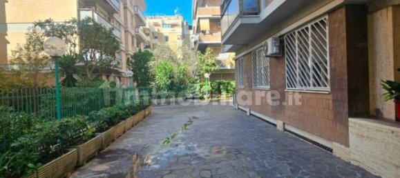3 bedrooms Apartment in Rome, Italy No. 311768 27