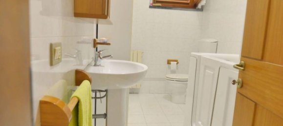 5 bedrooms Apartment in Massa, Italy No. 358327 15