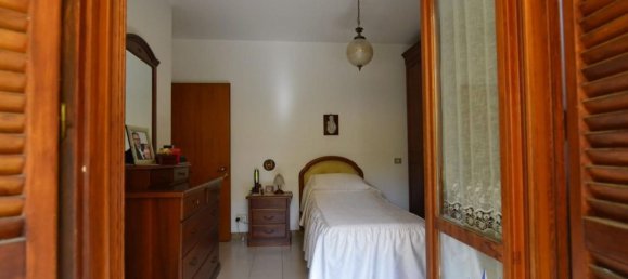 5 bedrooms Apartment in Massa, Italy No. 358327 12