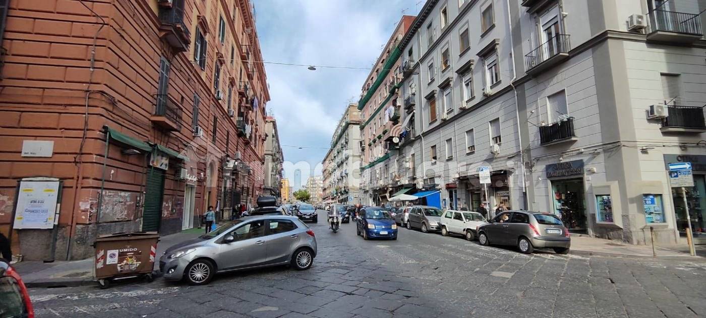 260m² Warehouse in Naples, Italy No. 7606