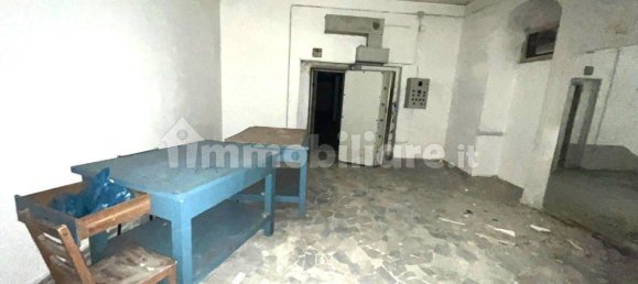 260m² Warehouse in Naples, Italy No. 7606 7