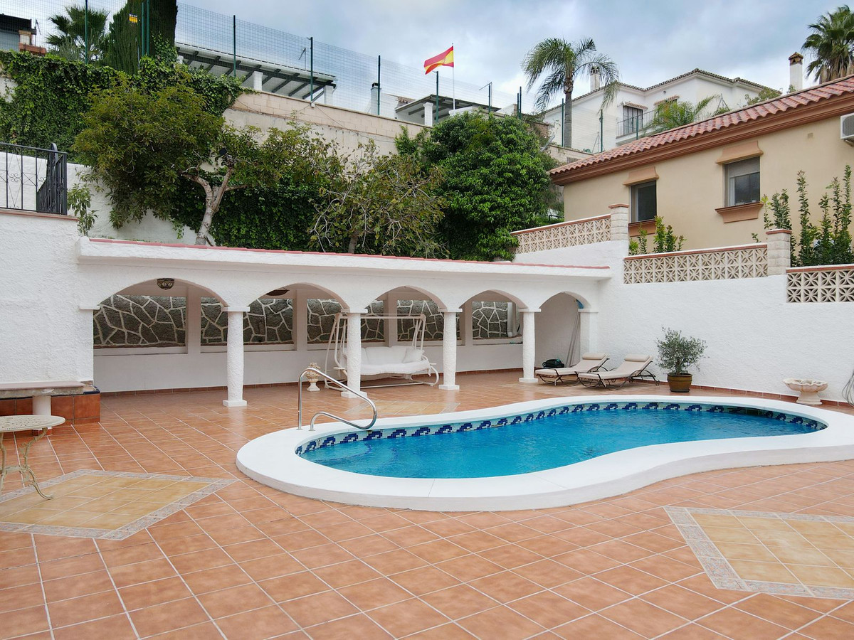 4 Schlafzimmer Villa in Coin, Spain, Nr. 122115