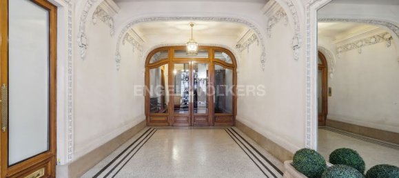 5 bedrooms Apartment in Paris, France No. 186216 14