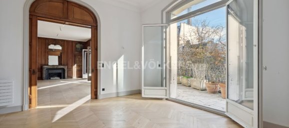 5 bedrooms Apartment in Paris, France No. 186216 5