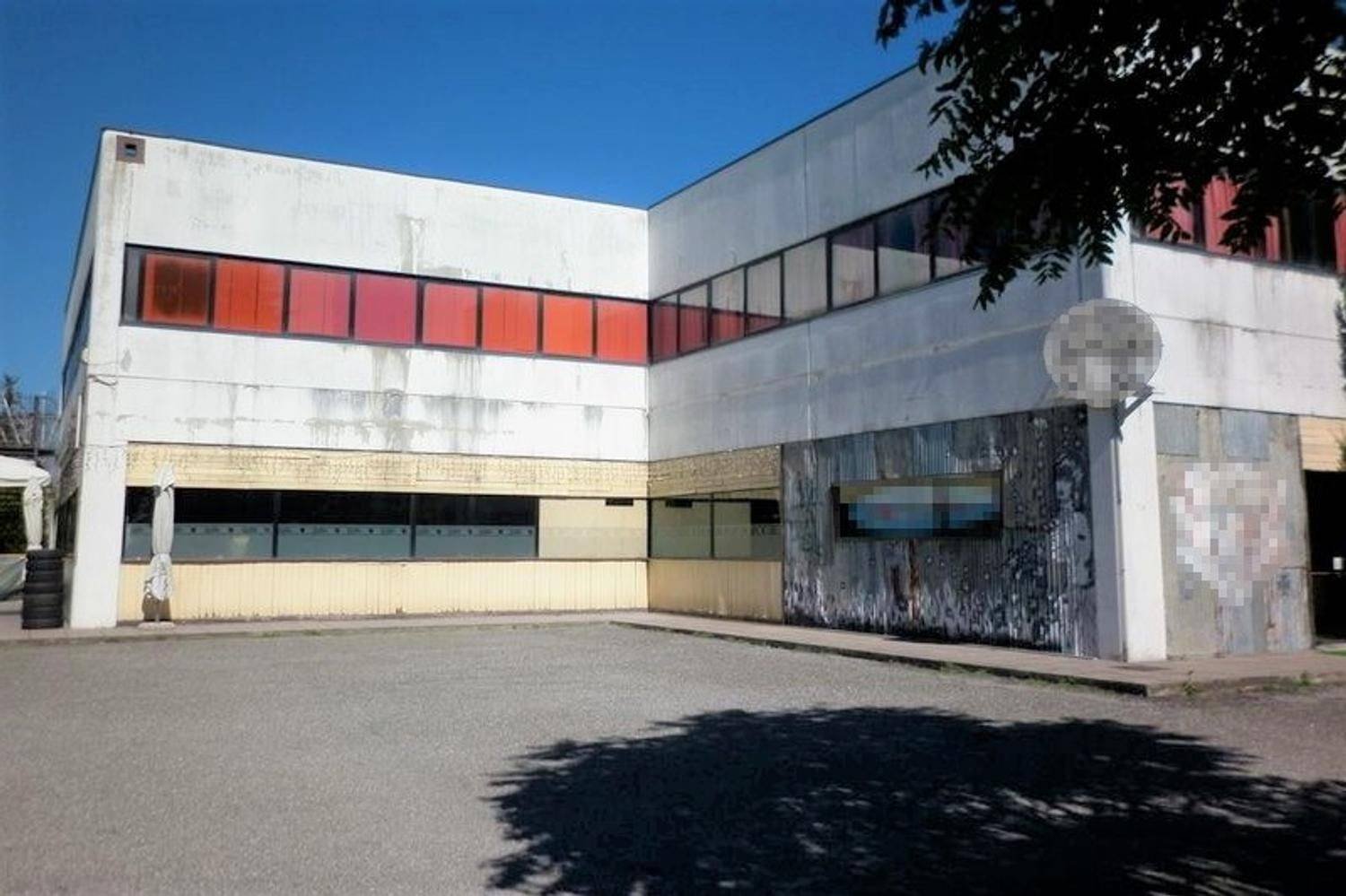 504m² Commercial property in Castegnato, Italy No. 312648