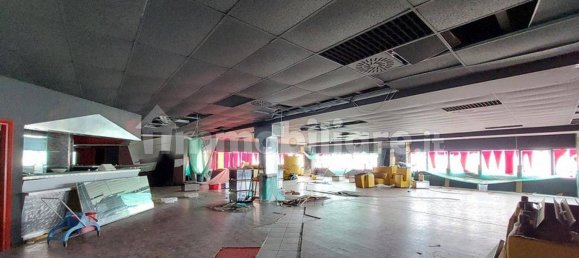 504m² Commercial property in Castegnato, Italy No. 312648 11