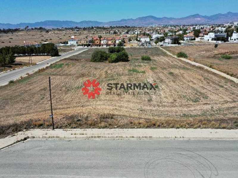 Terreno em Lakatamia, Cyprus N.º 81072