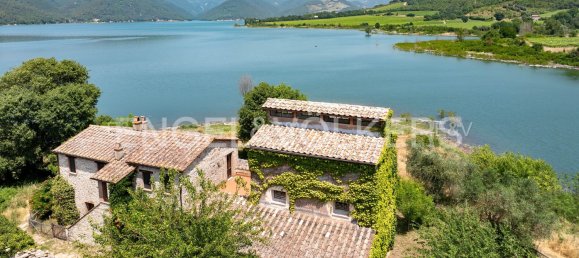 4 bedrooms House in Baschi, Italy No. 105821 23