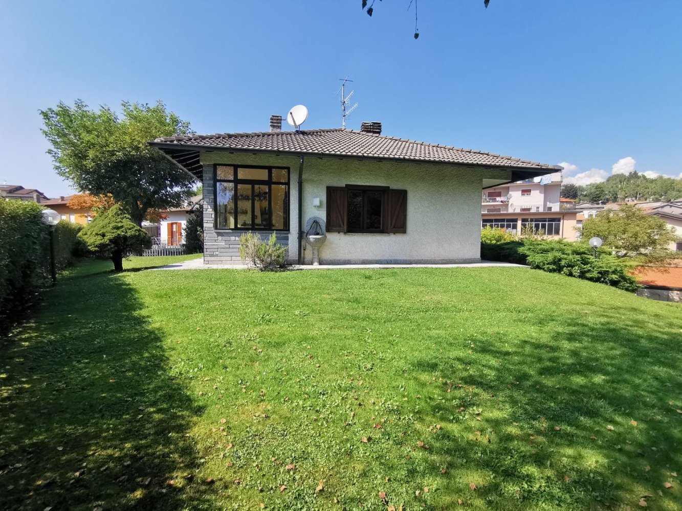 Вилла с 5 комнатами в Альта Валле Интельви, Италия № 273133