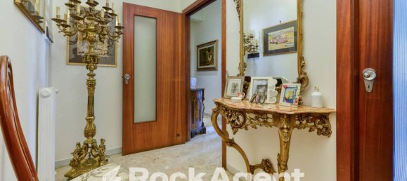 Apartamento de 2 dormitorios en Naples, Italy No. 262707 4