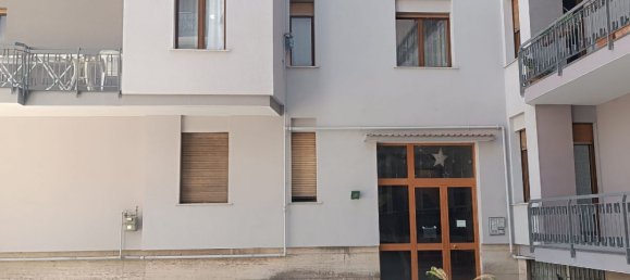 7 rooms Apartment in Avellino, Italy No. 306681 2