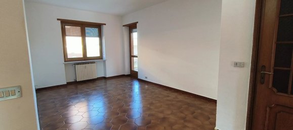 4-salle Appartement à Cuneo, Italy No. 14481 36