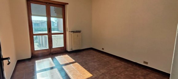 4-salle Appartement à Cuneo, Italy No. 14481 5
