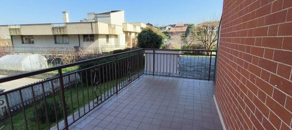 4-salle Appartement à Cuneo, Italy No. 14481 21