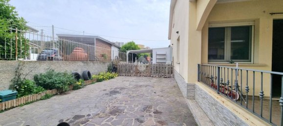 Villa de 4 dormitorios en Catanzaro, Italy No. 36626 6