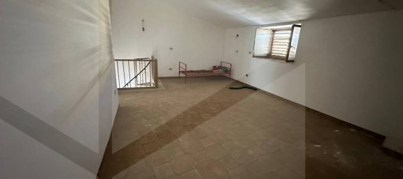 Apartamento de 5 dormitorios en Somma Vesuviana, Italy No. 20482 5