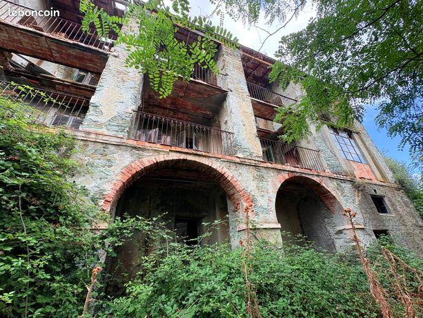Casa de 30 habitaciónes en Bigorno, France No. 360499