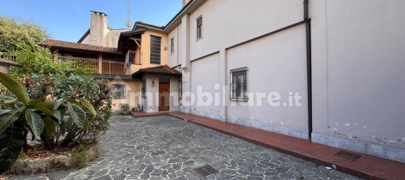 4 bedrooms Villa in Abbiategrasso, Italy No. 286912 4