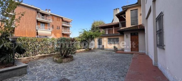 4 bedrooms Villa in Abbiategrasso, Italy No. 286912 3