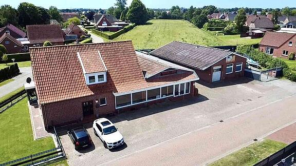 Almacén en Aurich, Germany 590 m² No. 230844