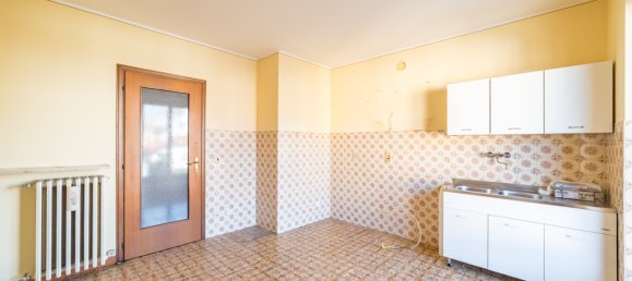 3-salle Appartement à Dronero, Italy No. 155394 9
